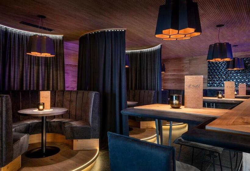 Hüttenhof Wellnesshotel & Luxus Bergchalets Adults Only