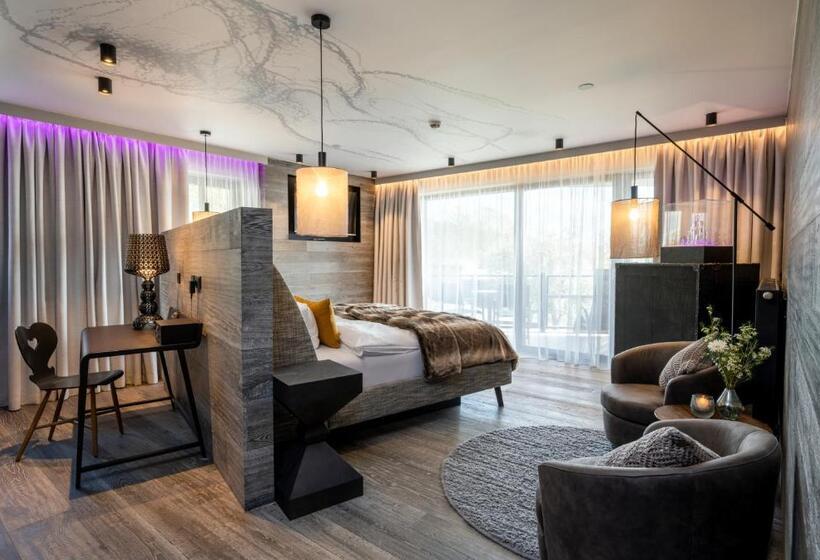 Hüttenhof Wellnesshotel & Luxus Bergchalets Adults Only