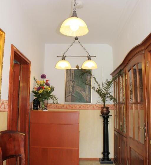 Kreuzerhof Hotel Garni