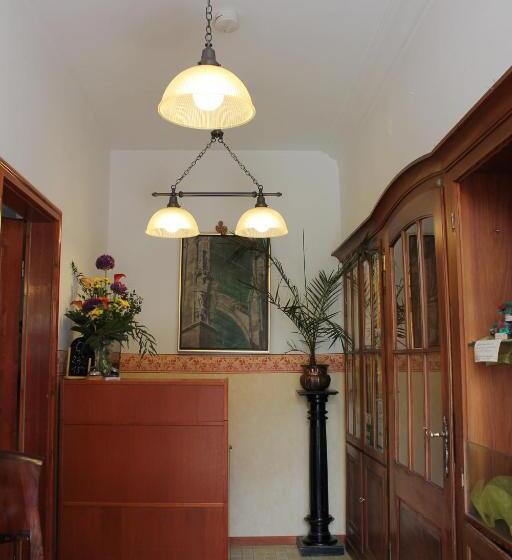 Kreuzerhof Hotel Garni