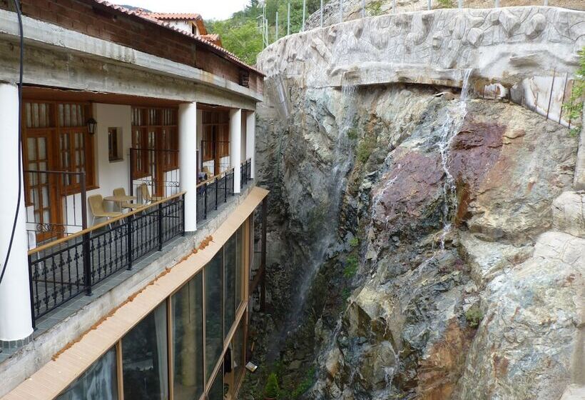 Mountain Rose Hotel & Restaurant