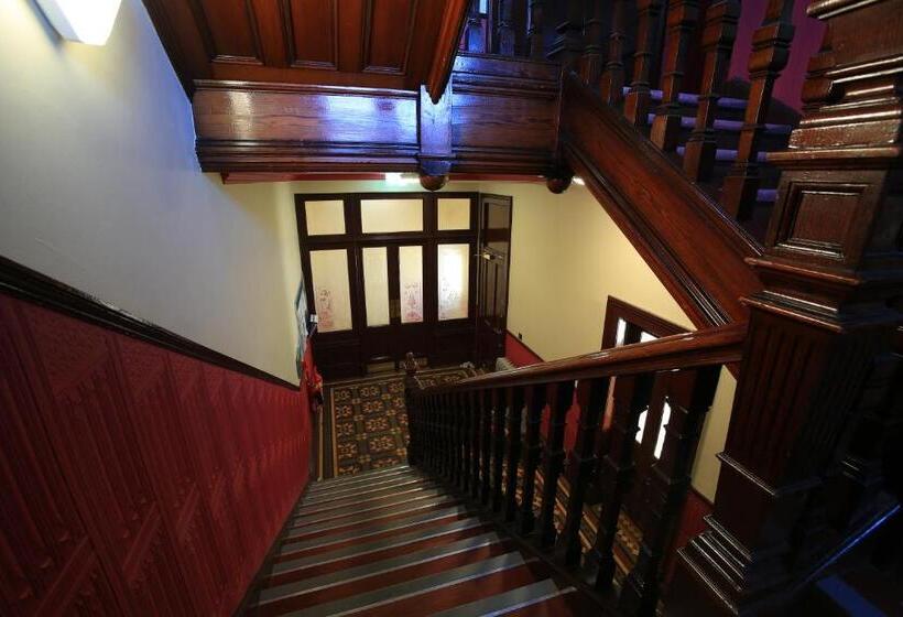 Murray Library Hostel