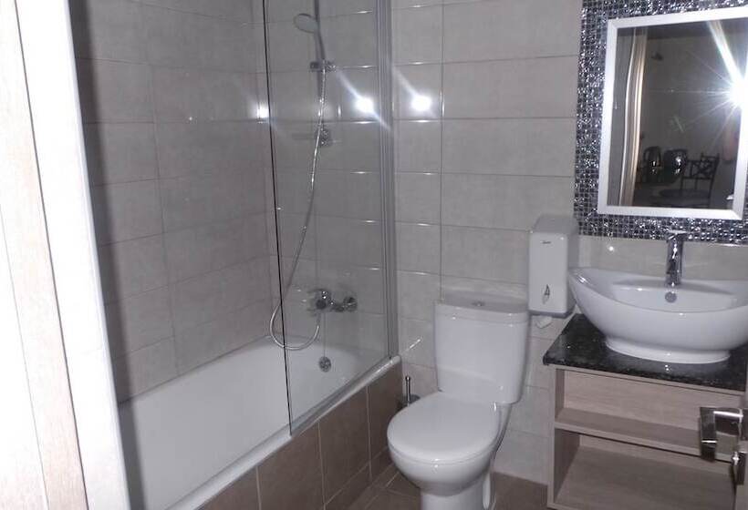 Neptune Hotel Apartments Paphos