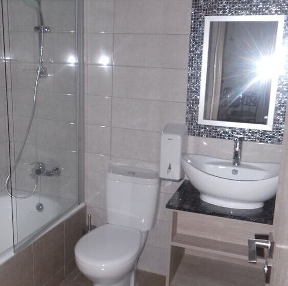 Neptune Hotel Apartments Paphos