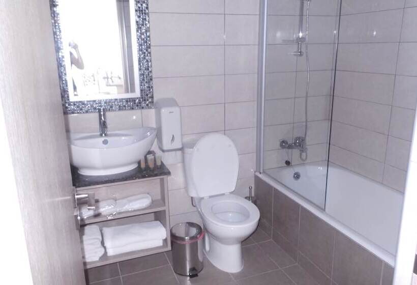 Neptune Hotel Apartments Paphos