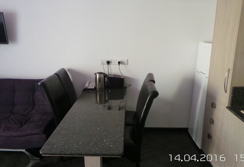 Neptune Hotel Apartments Paphos