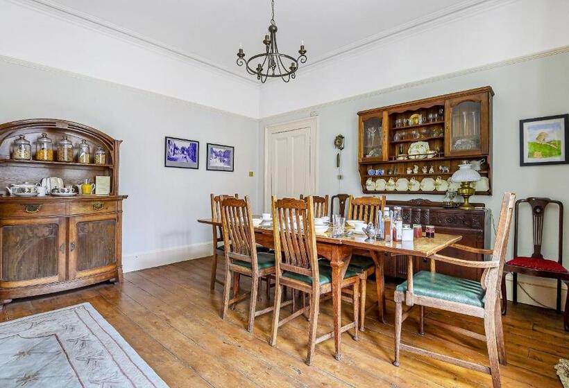 Roscrea Bed & Breakfast