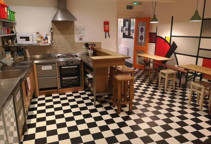 Общежитие Igloo Hybrid