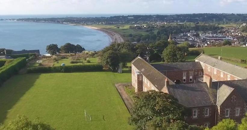 هاستل Jersey Accommodation And Activity Centre