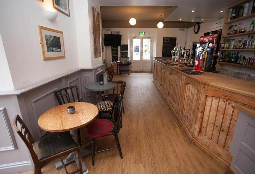 Общежитие The Heights Bunkhouse