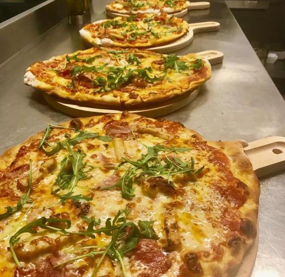 הוסטל The Vagabond Bunkhouse