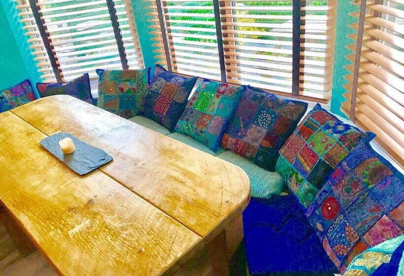 הוסטל The Vagabond Bunkhouse