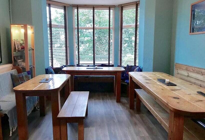 הוסטל The Vagabond Bunkhouse