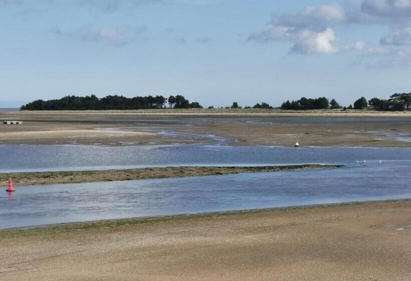 민박 Anchoragewells Next The Sea