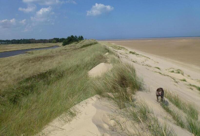 민박 Anchoragewells Next The Sea