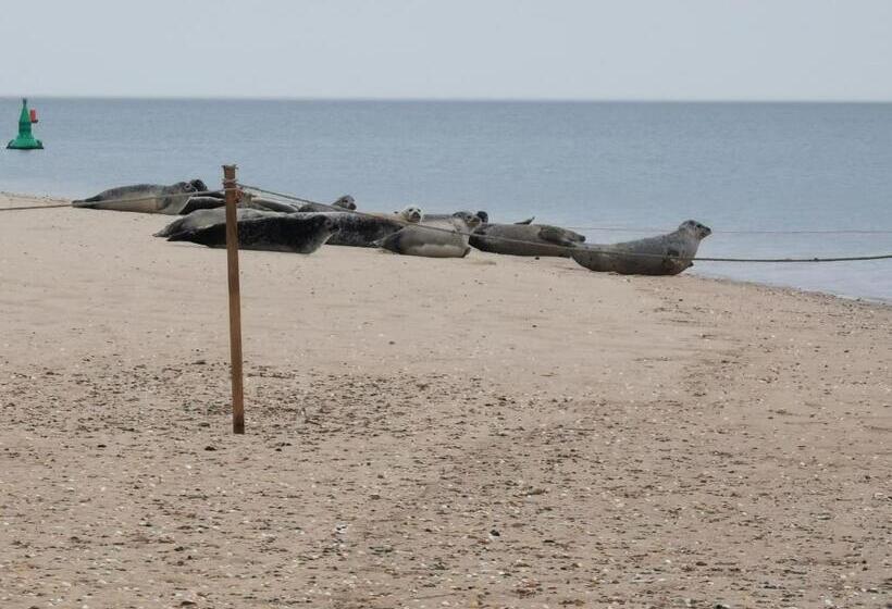 민박 Anchoragewells Next The Sea