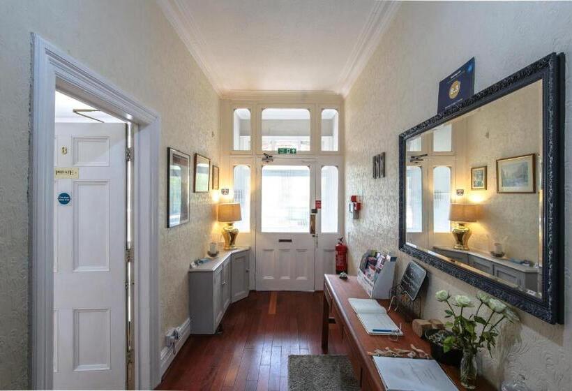 Bed and Breakfast Baytree Lodge