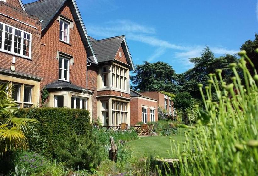 Bed and Breakfast Benslow Music