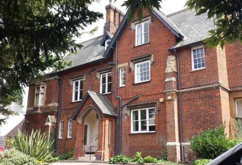 Bed and Breakfast Benslow Music