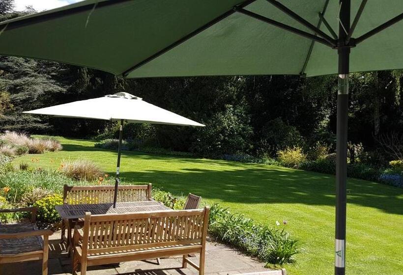 住宿加早餐  Benslow Music