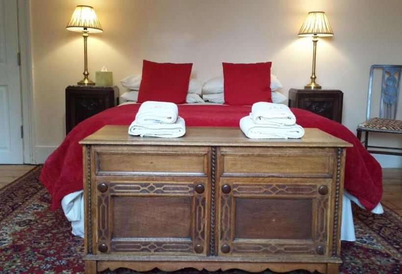 住宿加早餐  Benslow Music