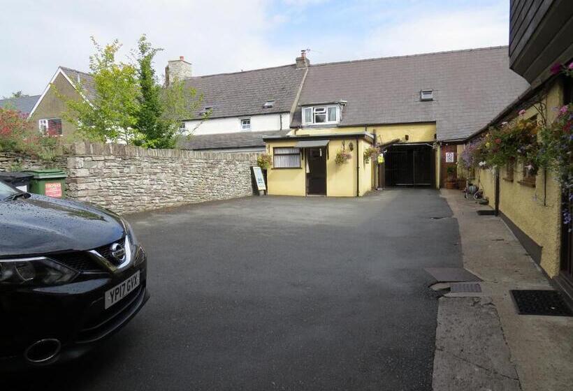 مبيت وإفطار Borderers Inn