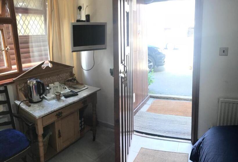 مبيت وإفطار Borderers Inn