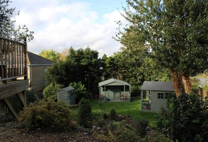 مبيت وإفطار Botleigh Villa