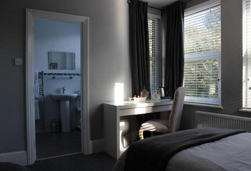 مبيت وإفطار Botleigh Villa