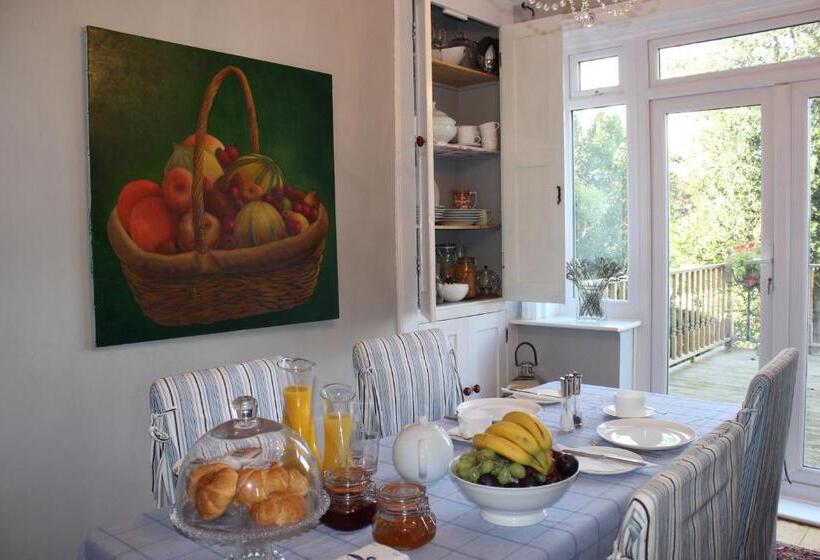 צימר Botleigh Villa