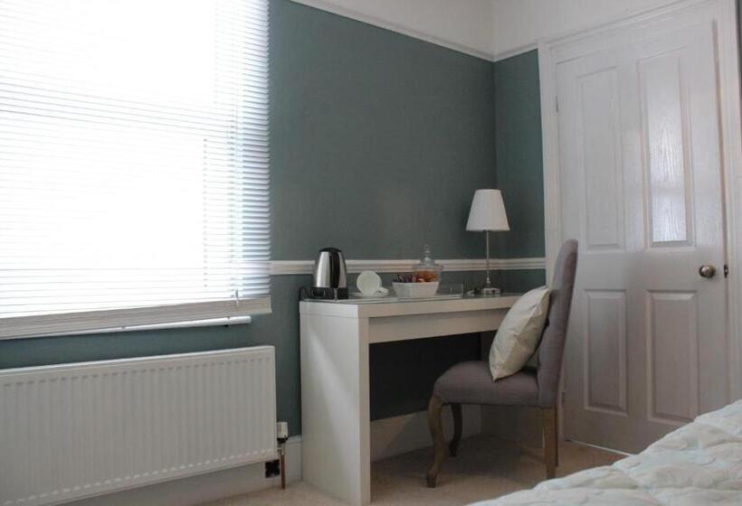 مبيت وإفطار Botleigh Villa