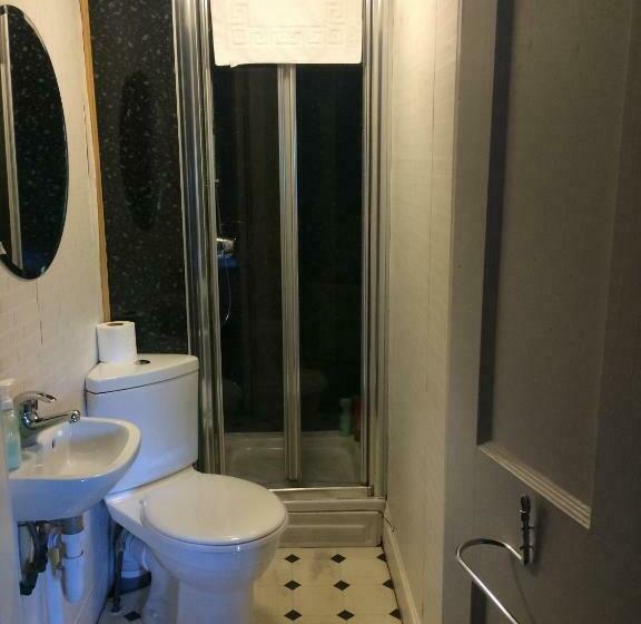 مبيت وإفطار Broom Lodge