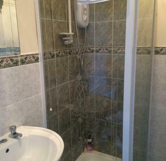 مبيت وإفطار Broom Lodge