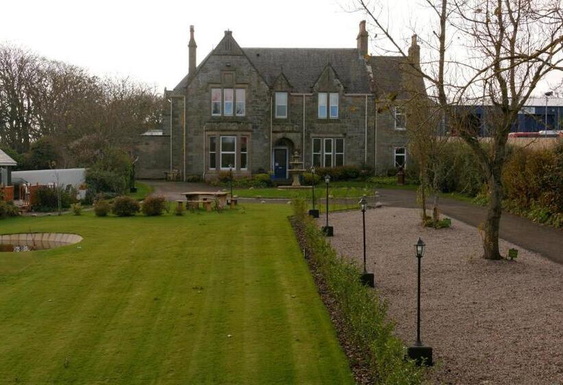 مبيت وإفطار Camfield House