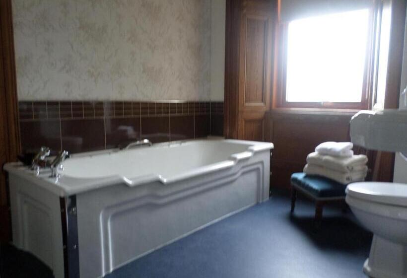 مبيت وإفطار Camfield House