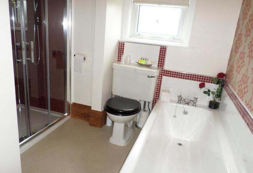 مبيت وإفطار Camfield House