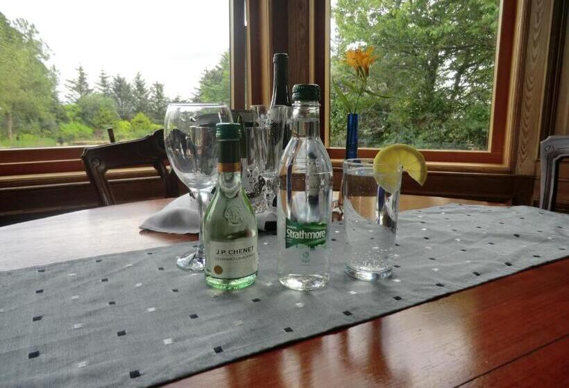 مبيت وإفطار Camfield House