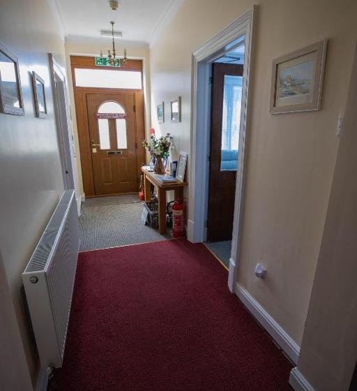 مبيت وإفطار Claremont Guesthouse