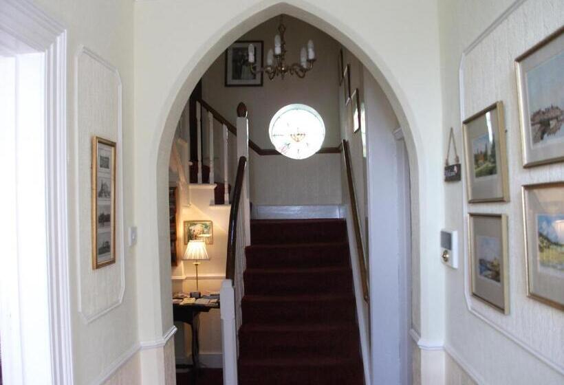 مبيت وإفطار Claremont Guesthouse