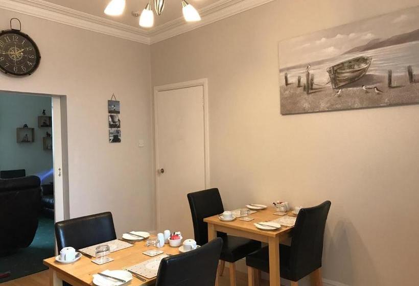 تختخواب و صبحانه Cliveden Guest House