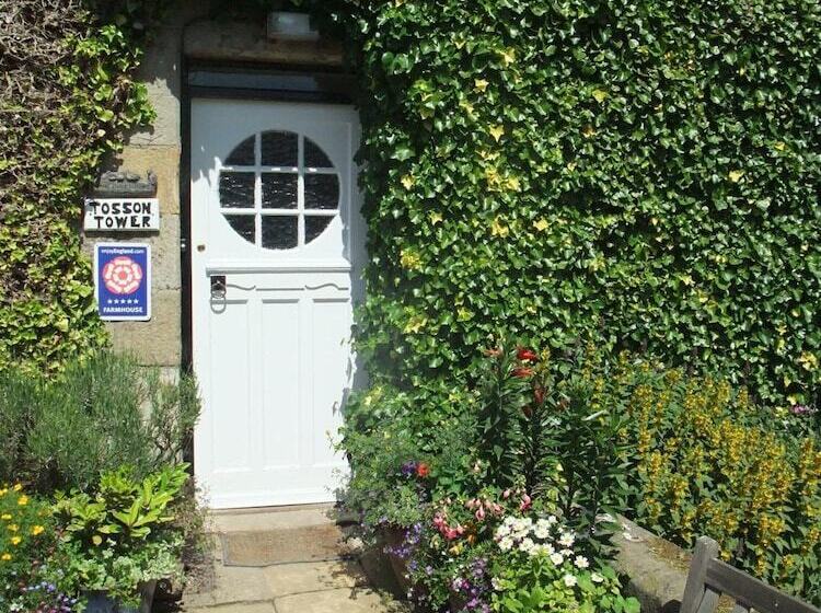 צימר Tosson Tower Farm