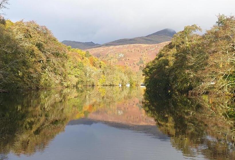 ベッドアンドブレックファースト Dall Lodge Country House