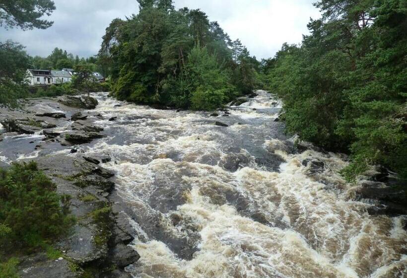 ベッドアンドブレックファースト Dall Lodge Country House