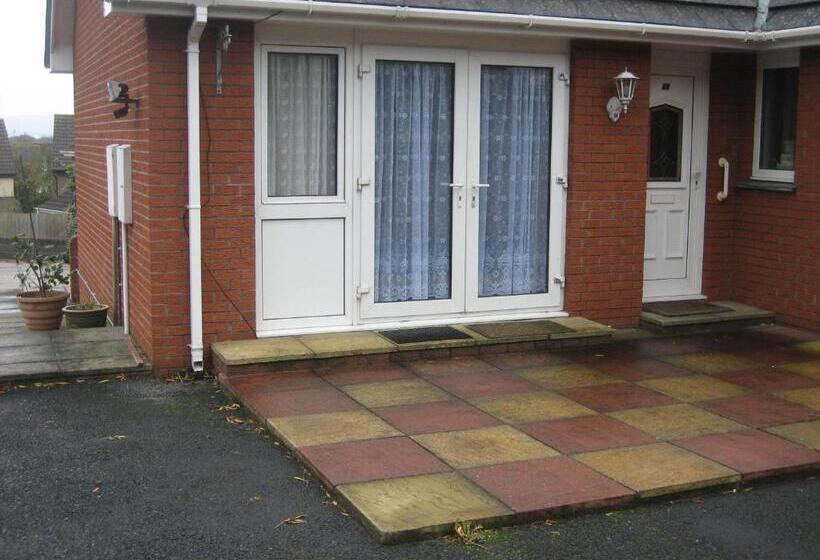 Bed and Breakfast Four Seasons Guest House