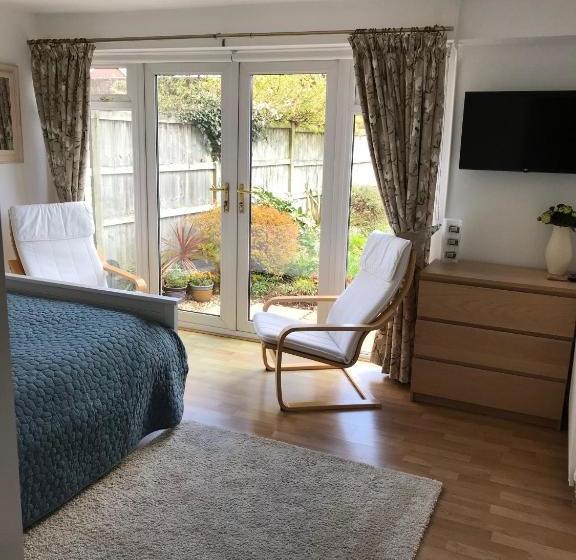 Bed and Breakfast Garden Studio