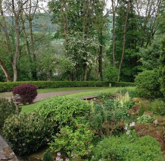 Bed and Breakfast Gardeners Cottage B And B