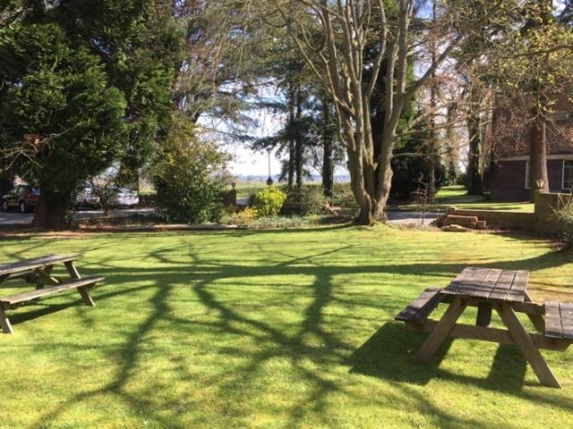 مبيت وإفطار Hedley Lodge Guest House