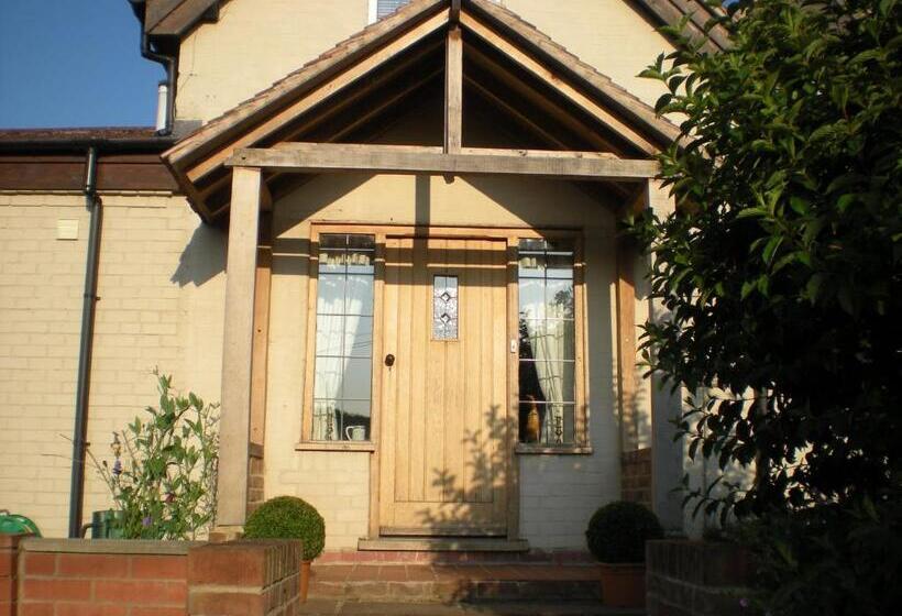 민박 Hillside Cottage