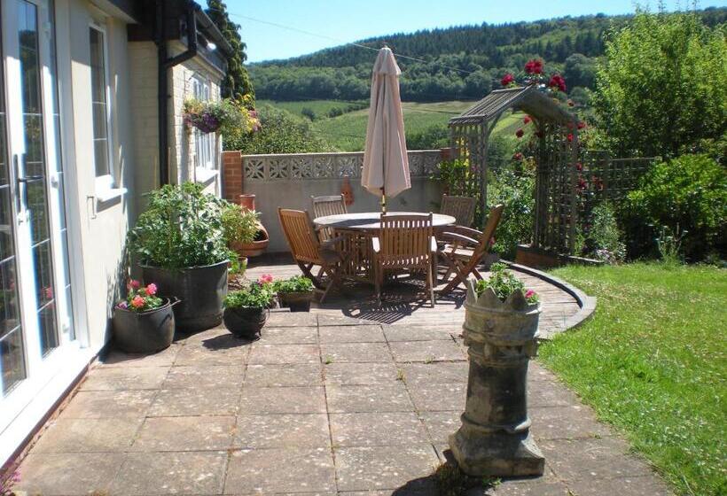 민박 Hillside Cottage