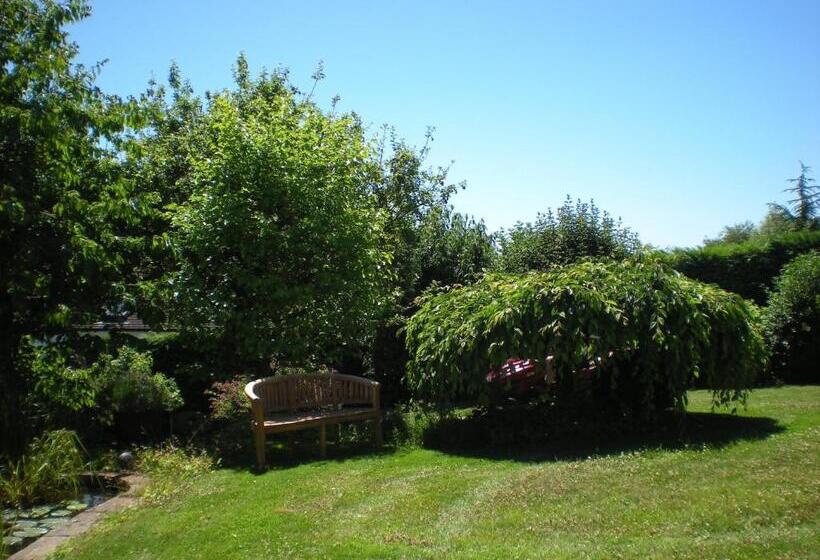 민박 Hillside Cottage